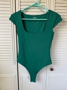 SWS Contour Emerald Green Scoop Neck Bodysuit
